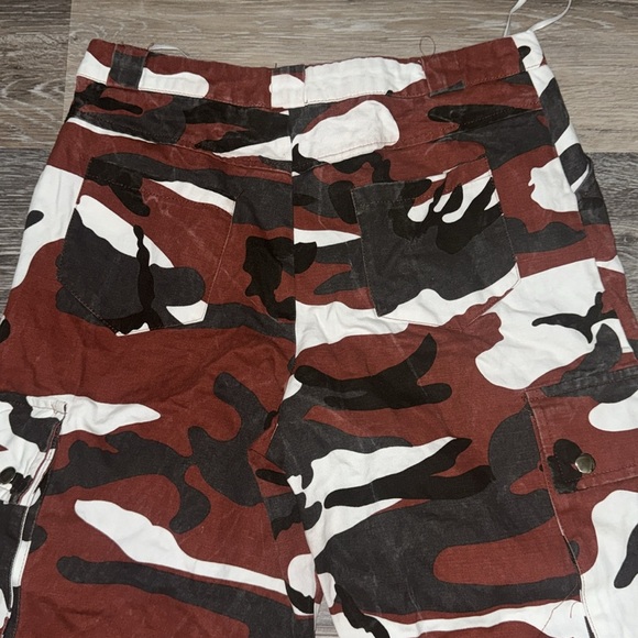 Paper Heart Red, Black & White Camo Cargo Pants - Size Medium - Picture 4 of 10